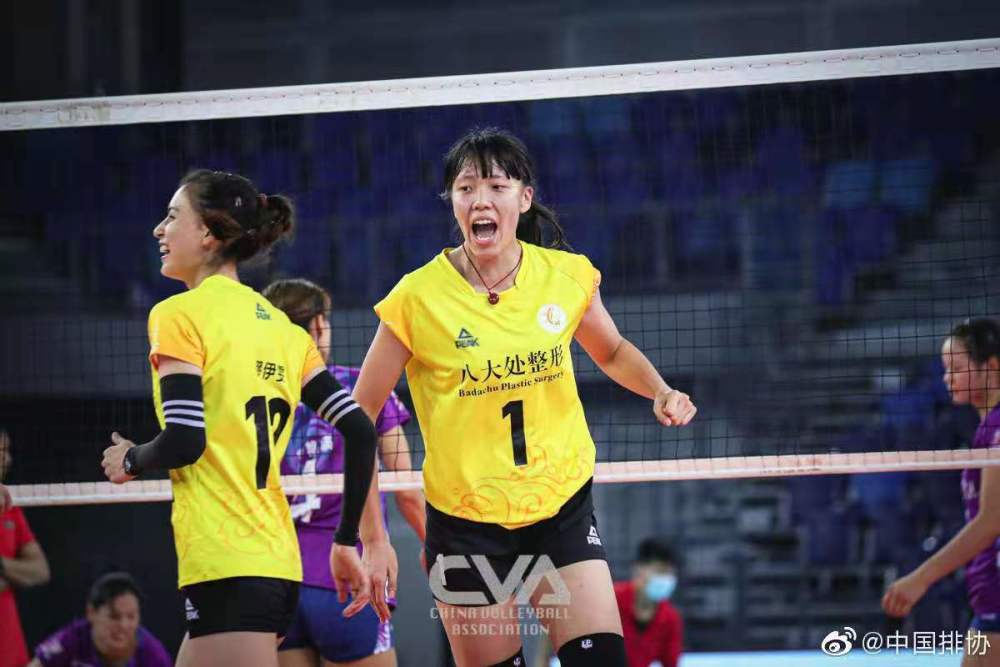 TK体育-UFC巡回赛上演强强对话，中原霹雳队大胜辽东天虎队，战术调整见效；本土核心状态回升的简单介绍