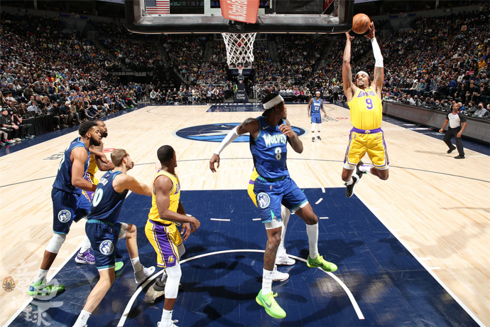 TK直播-徽州暴熊队对阵皖江雪豹队，拳击预选赛惊险晋级，内线统治篮板——球迷期待下一战的简单介绍