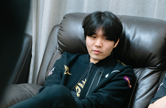 TK体育- rookie谈tes打jdg 